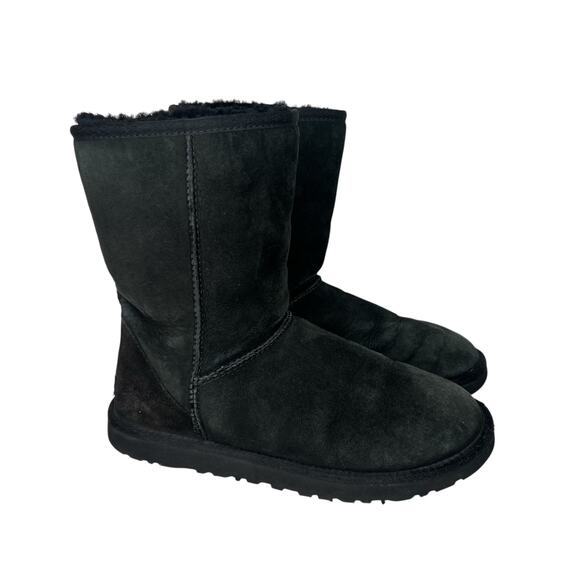 UGG Australia Black Genuine Sheepskin Classic Short Boot Size 9 - Picture 1 of 9